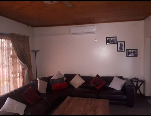 4 BEDROOM HOUSE TO LET IN PROTEA PARK